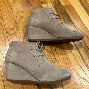 Toms Wedge Ankle shoes , Booties 8.5